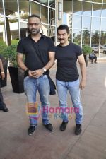 Aamir Khan, Abhinay Deo unveils Delhi Belly first look in Intercontinental, Mumbai on 12th May 2011 (3).JPG