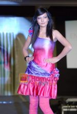 at Sasmira colelge annual fashion show in Worli, Mumbai on 13th May 2011 (39).JPG