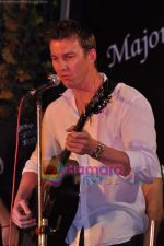 Bret Lee performs with Majors band in Inorbit Mall on 15th May 2011 (8).JPG