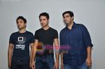 Vir Das, Imran Khan, Kunal Roy Kapoor at Delhi Belly  baag dk bose video launch in Lalit Hotel on 16th May 2011 (20).JPG