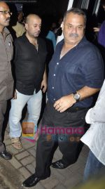 at Shahrukh Khan hosts bash for Kolkatta Knight Riders in Mannat on 16th May 2011 (11).JPG