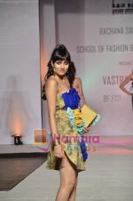 at Rachna Sansad Fashion show in Ravindra Natya Mandir on 18th May 2011 (4).JPG