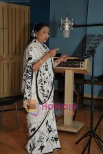 Asha Bhosle records for Neil Ko Pakadana film in Andheri on 21st May 2011 (24).JPG