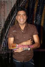 Raju Shrivastav on the sets of Comedy Ka Maha Muqabala in Madh, Mumbai on 30th May 2011 (2).JPG