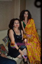 Salma Agha at Nandini Jumani_s birthday bash in Marimba Lounge on 2nd June 2011 (3).JPG