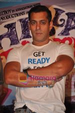 Salman Khan at chillar party media meet in Globus, Bandra, Mumbai on 3rd June 2011 (9).JPG