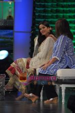Katrina Kaif and Farah Khan at NDTV Greenathon in Yashraj Studios on 4th June 2011 (25).JPG