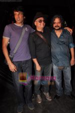 Vinay Pathak, Kay Kay Menon at Bheja Fry 2 music launch in tryst, mumbai on 7th June 2011 (5).JPG