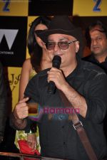 Vinay Pathak, Kishwar Merchant at Bheja Fry 2 music launch in tryst, mumbai on 7th June 2011 (2).JPG
