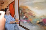 Asha Bhosle at Madhuri Badhuri art exhibition in Kalaghoda on 8th June 2011 (23).JPG