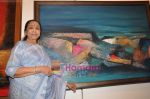 Asha Bhosle at Madhuri Badhuri art exhibition in Kalaghoda on 8th June 2011 (28).JPG