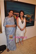 Asha Bhosle at Madhuri Badhuri art exhibition in Kalaghoda on 8th June 2011 (29).JPG