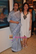 Asha Bhosle at Madhuri Badhuri art exhibition in Kalaghoda on 8th June 2011 (42).JPG