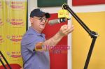 Vinay Pathak promotes Bheja Fry 2 on 98.3 FM Radio Mirchi on 12th June 2011 (16).JPG