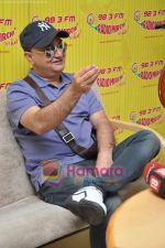Vinay Pathak promotes Bheja Fry 2 on 98.3 FM Radio Mirchi on 12th June 2011 (6).JPG