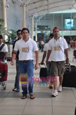 Sohail Khan snapped after they return from Hyderabad on 13th June 2011 (6).JPG