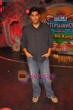 Kunal Roy Kapoor on the sets of Entertainment Ke Liye Kuch Bhi Karenga in Yashraj on 17th June 2011 (4).JPG