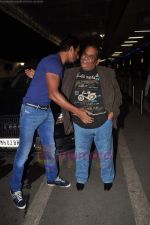 Satish Kaushik leave for IIFA in Airport on 20th June 2011 (11).JPG