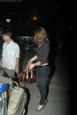 Aarti Chhabria leave for IIFA in Mumbai Airport on 21st June 2011 (20).JPG