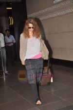 Kangana Ranaut leave for IIFA in Mumbai Airport on 21st June 2011 (112).JPG