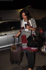 Zeenat Aman leave for IIFA in Mumbai Airport on 21st June 2011 (141).JPG