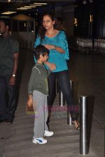 leave for IIFA in Mumbai Airport on 21st June 2011 (110).JPG