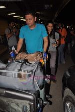 leave for IIFA in Mumbai Airport on 21st June 2011 (99).JPG