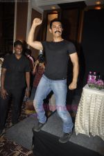 Aamir Khan unveils his item number song in Delhi Belly in Taj Land_s End on 23rd June 2011 (22).JPG