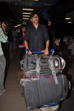 Rakesh Omprakash Mehra leave for IIFA on 22nd June 2011  (47).JPG