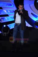 Salman Khan launches Blackberry Playbook  in Grand Hyatt, Mumbai on 22nd June 2011 (32).JPG