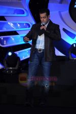 Salman Khan launches Blackberry Playbook  in Grand Hyatt, Mumbai on 22nd June 2011 (33).JPG