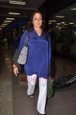 Hema Malini return from Toronto in Mumbai Airport on 27th June 2011 (85).JPG