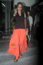 Bipasha Basu snapped at PVR, Mumbai on 1st July 2011 (13).JPG