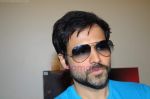 Emraan Hashmi at Reliance store in Vashi on 1st July 2011 (11).JPG