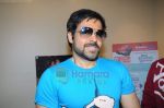 Emraan Hashmi at Reliance store in Vashi on 1st July 2011 (14).JPG
