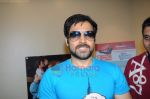 Emraan Hashmi at Reliance store in Vashi on 1st July 2011 (15).JPG