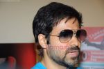 Emraan Hashmi at Reliance store in Vashi on 1st July 2011 (7).JPG