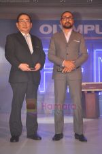 Rahul Bose unveils Olympus cameras in ITC, Parel, Mumbai on 30th June 2011 (10).JPG