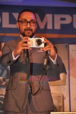 Rahul Bose unveils Olympus cameras in ITC, Parel, Mumbai on 30th June 2011 (19).JPG