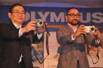 Rahul Bose unveils Olympus cameras in ITC, Parel, Mumbai on 30th June 2011 (21).JPG