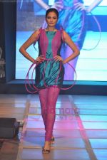 Shonal Rawat walk the ramp for INIFD Annual Fashion show in St Andrews on 2nd July 2011 (156).JPG
