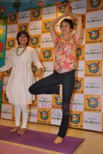 Yana Gupta with Shelly Khera of SLIM SUTRA launches Meditation and Slimming DVD in Planet M on 2nd July 2011  (36).JPG