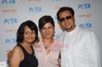 Hard Kaur, Gulshan Grover grace the PETA event to support Stray dogs in Zenzi on 5th July 2011 (11).JPG