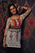 Shraddha Kapoor models for Anita Dogre_s Global Desi in Mehbob on 8th July 2011 (71).JPG