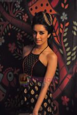 Shraddha Kapoor models for Anita Dogre_s Global Desi in Mehbob on 8th July 2011 (82).JPG