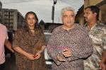 Javed Akhtar and Shabana Azmi at Bablu Aziz prize distribution for children event in Santacruz on 9th July 2011 (8).JPG