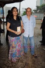 Mahesh Bhatt at Murder 2 press meet in Fame on 9th July 2011 (36).JPG