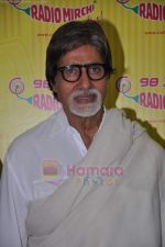 Amitabh Bachchan with Aarakshan team at Radio Mirchi in Lower Parel on 11th July 2011 (66).JPG