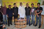 Amitabh Bachchan, Prakash Jha, Shankar Mahadevan,Parsoon Joshi, Loy Mendonsa, Prateik Babbar, Manoj Bajpai with Aarakshan team at Radio Mirchi in Lower Parel on 11th July 2 (13).JPG