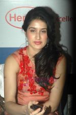 Sagarika Ghatge at a glamrous fashion show to launch Indola cosmetics in India in Goregaon on 11th July 2011 (5).JPG